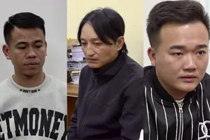 Bắt nhóm người cho vay lãi nặng, tàng trữ 'hàng nóng'