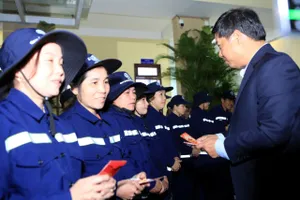 Bí thư, Chủ tịch Quảng Nam thăm bệnh nhân, chúc tết nhiều đơn vị