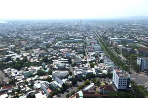 Quảng Nam đề xuất chi 283 tỉ đồng hỗ trợ cho 1.885 cán bộ ra Đà Nẵng làm việc