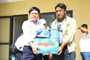 Ngư dân TP Huế vươn khơi bảo vệ chủ quyền