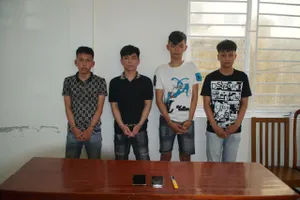 Nhóm thanh niên dùng dao khống chế nạn nhân, gây hàng loạt vụ cướp