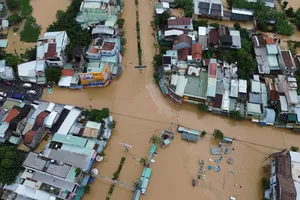TP Đà Nẵng: Mưa lớn trở lại, lũ tiếp tục dâng, mất điện diện rộng