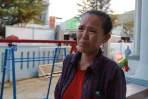 Báo Pháp Luật TP.HCM mang yêu thương đến bà con miền Trung sau bão số 13