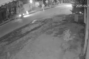 Xôn xao clip người nhà thông báo tìm cụ bà 83 tuổi bị xe máy tông, nhưng đã rời đi