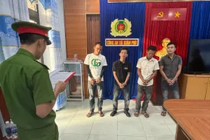 Nhóm người mang súng đi đòi nợ, tấn công chủ nhà bị thương