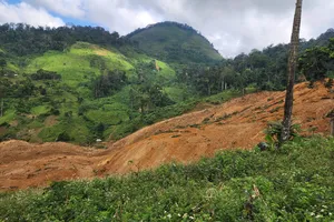 Hãi hùng clip sạt lở ở xã miền núi TP Đà Nẵng