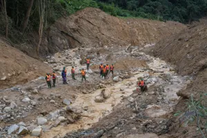 Tìm thấy nạn nhân đầu tiên trong vụ sạt lở vùi lấp 3 người ở Đà Nẵng