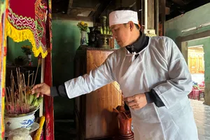 Mất cha mẹ, mất sạch tài sản sau 1 cơn lũ