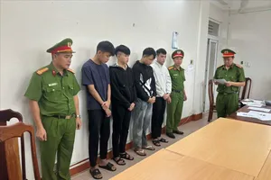 Đánh nhau chưa đã, rủ rê thêm 20 người mang hung khí hỗn chiến