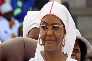 Cựu Đệ nhất phu nhân Zimbabwe bị điều tra về bằng cấp