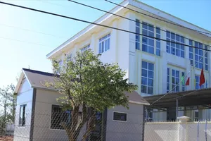 Tạm đình chỉ công tác phó chủ tịch thị trấn và 1 phó trưởng phòng ở Đắk Nông