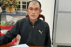 Xin đi quá giang rồi trộm cắp 18 xe máy