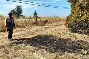 Vụ mặt đất tự phát lửa: 'Mỗi lần lửa cháy đều nghe tiếng nổ nhỏ'