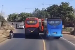 Công an xử phạt một tài xế xe khách vượt ẩu từ clip trên mạng xã hội