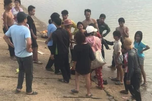 Đắk Nông: Đi tắm hồ cùng bạn, cháu trai 7 tuổi tử vong