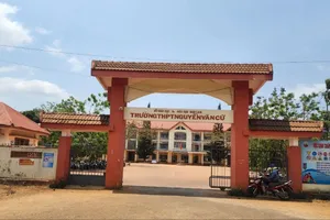 2 học sinh bị buộc thôi học sau khi sử dụng thuốc có chất lạ trong giờ ra chơi