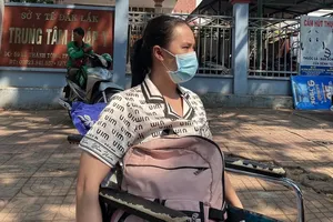 Vụ ngồi xe lăn vì rơi thang máy: Đưa nạn nhân đi giám định thương tật