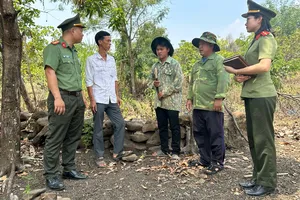 Cha rủ con bán nhà vượt biên để làm giàu nhưng tay trắng hồi hương