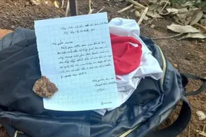 Nam sinh để lại thư tuyệt mệnh trên bờ hồ rồi... đi chơi game