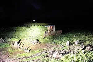 2 thanh niên bị điện giật tử vong khi đưa xe công nông khỏi vũng lầy 