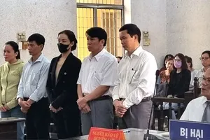 Cựu giám đốc CDC Đắk Lắk nghẹn giọng, nói lời sau cùng trước tòa