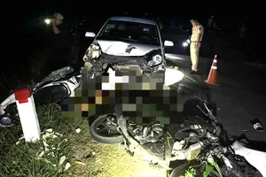 Tông vào taxi 2 thanh niên thương vong