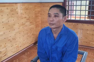 Cha dượng nhiều lần làm bậy với con gái riêng của vợ hờ 