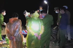 Tìm thân nhân của nạn nhân bị sát hại, phi tang giữa sông Sêrêpốk 