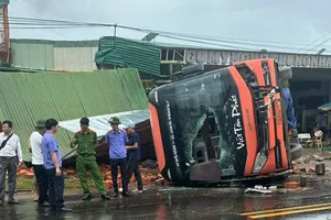 Danh tính các nạn nhân tử vong trong vụ lật xe khách ở Đắk Lắk