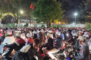 Clip pháo hoa rực rỡ dịp lễ kỷ niệm 120 năm thành lập tỉnh Đắk Lắk