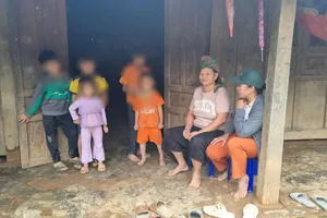 13 tuổi lấy chồng, ngoài 30 có cháu bồng ở 'làng siêu đẻ' tỉnh Đắk Lắk