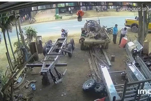 Vụ rao bán 2 con cá lăng của người khác đánh rơi, người đi ô tô xin lỗi