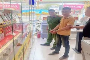 Kẻ trộm 18 điện thoại tại cửa hàng Điện máy xanh bị bắt