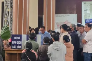 Đắk Lắk: Trước thời điểm bỏ cấp huyện, người dân đổ xô đi làm hồ sơ