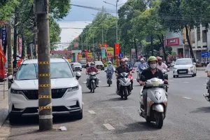 Đắk Lắk: 23 giờ đêm nay tháo dỡ hàng loạt trụ điện nằm dưới lòng đường