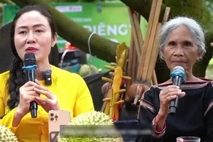 Phiên livestream bán sầu riêng của nữ bí thư xã được ủng hộ hơn 3 tỉ đồng