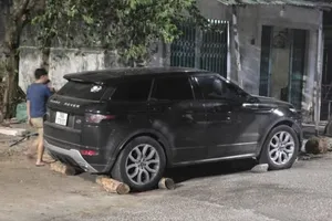 CSGT yêu cầu báo cáo vụ ô tô Range Rover gây tai nạn rồi rời khỏi hiện trường