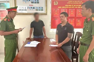 Bị khởi tố vì trộm cá cảnh huyết long