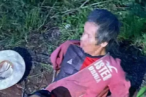 Thanh niên nguy kịch vì bị người không bình thường dùng đá tấn công vào đầu