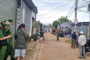 Nhiều cảnh sát truy bắt kẻ sát hại 4 người trong gia đình vợ hờ