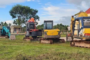 Nhiều người san ủi lấn chiếm đất lâm nghiệp ở Đắk Lắk