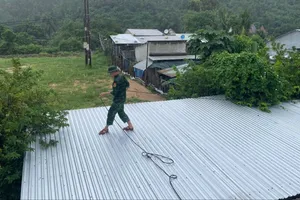 Bão số 13 đủ sức phá hủy nhà cấp bốn, nhà không kiên cố