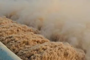 Đắk Lắk: Hàng chục ngàn hộ dân bị ngập, nhiều thủy điện vẫn buộc phải xả lũ