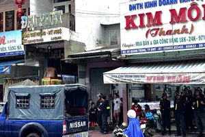 Công an kiểm tra cửa hàng vàng bạc Kim Môn ở Đắk Lắk