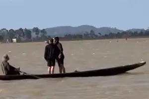 Trên đường đi hái cà phê, 2 mẹ con đuối nước tử vong