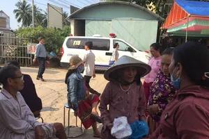 Khám bệnh xong còn được tặng quà, thuốc miễn phí!