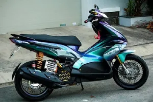 Dán decal thay đổi màu xe có bị CSGT xử phạt?