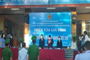 Sôi động phiên tòa giả định 'Nói không với bạo hành trẻ em'