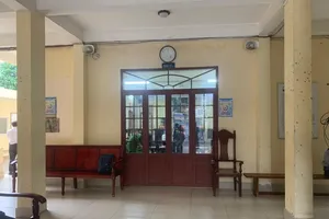 Lãnh 7 năm tù vì giả chủ khách sạn hiếp dâm, cướp tài sản