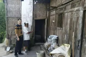 Bị tình nghi chôm gà, vịt để ‘nuôi’ xế hộp